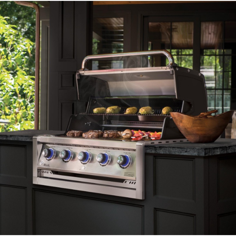 Broil King Regal S520 5-Burner Grill Natural Gas