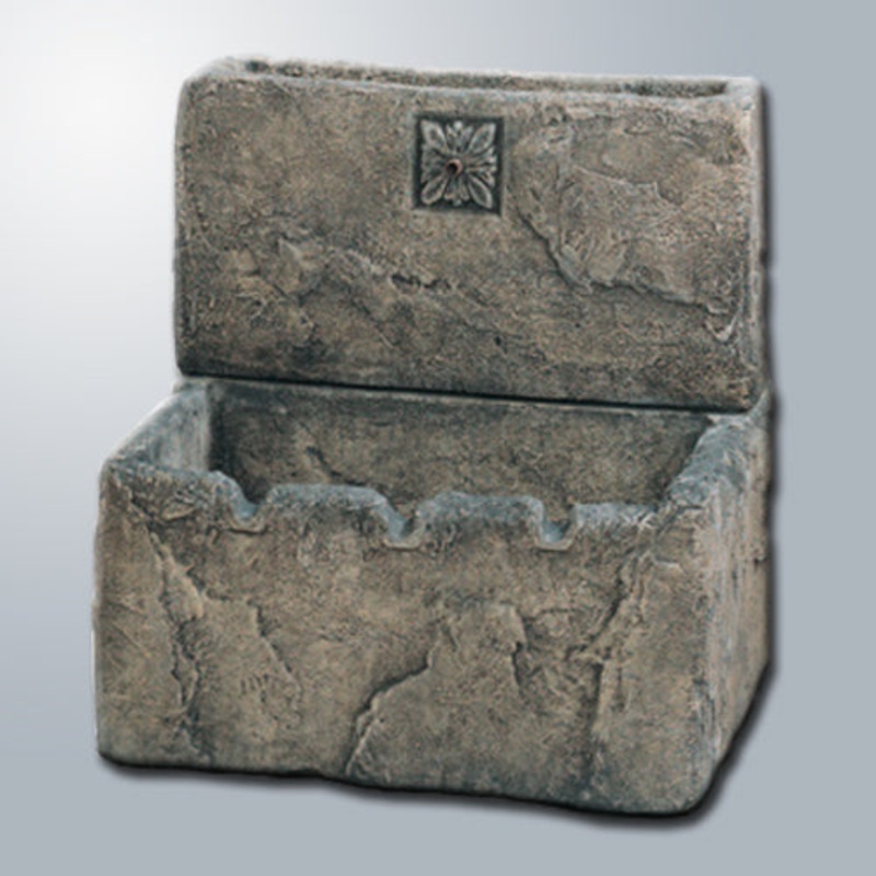 Deep English Cistern Fountain